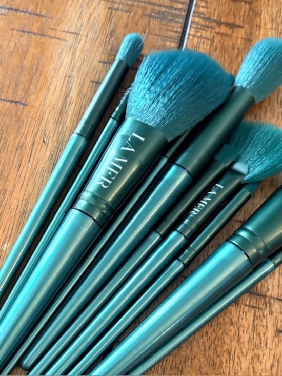 La Mer Other - La Mer Teal Makeup Brush Set - Vibrant Teal Handles
